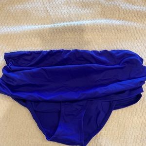 Venus rouched bikini bottoms size 8. Never worn